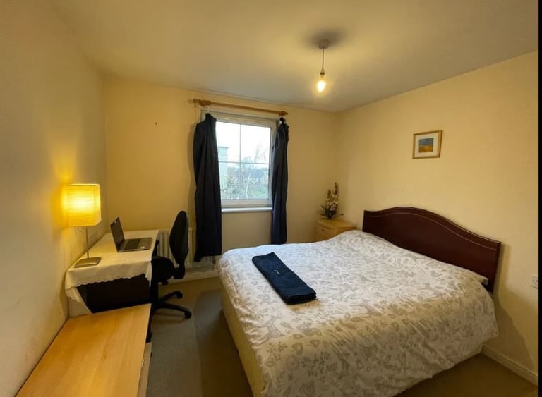 Quiet double bedroom - Leith -  £625 (All bills included) - No couples - Available immediately