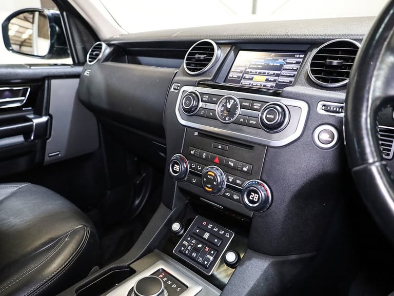 2015 Land Rover Discovery 4 SD V6 HSE SUV Diesel Automatic