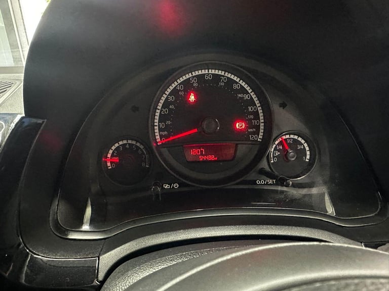 VOLKSWAGEN UP 1.0 BlueMotion Tech Move up! 2015