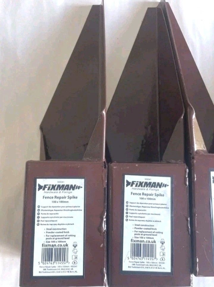 B&Q -4xFENCE POSTS (100x100mm) Rrp £12.49