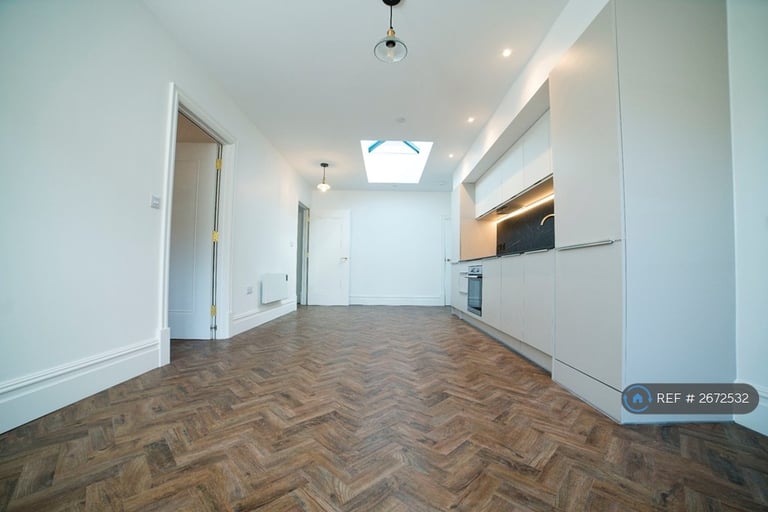 1 bedroom flat in Cathedral Road, Cardiff, CF11 (1 bed) (#2672532)