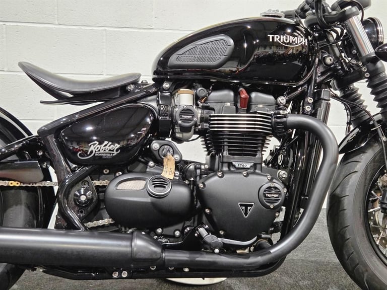 Triumph Bobber BLACK! LOADS OF EXTRAS