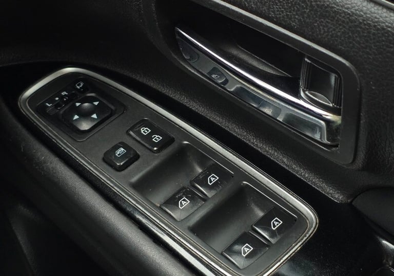 2019 Mitsubishi Outlander 2.4 PHEV Juro 5dr Auto ESTATE PETROL/ELECTRIC Automatic