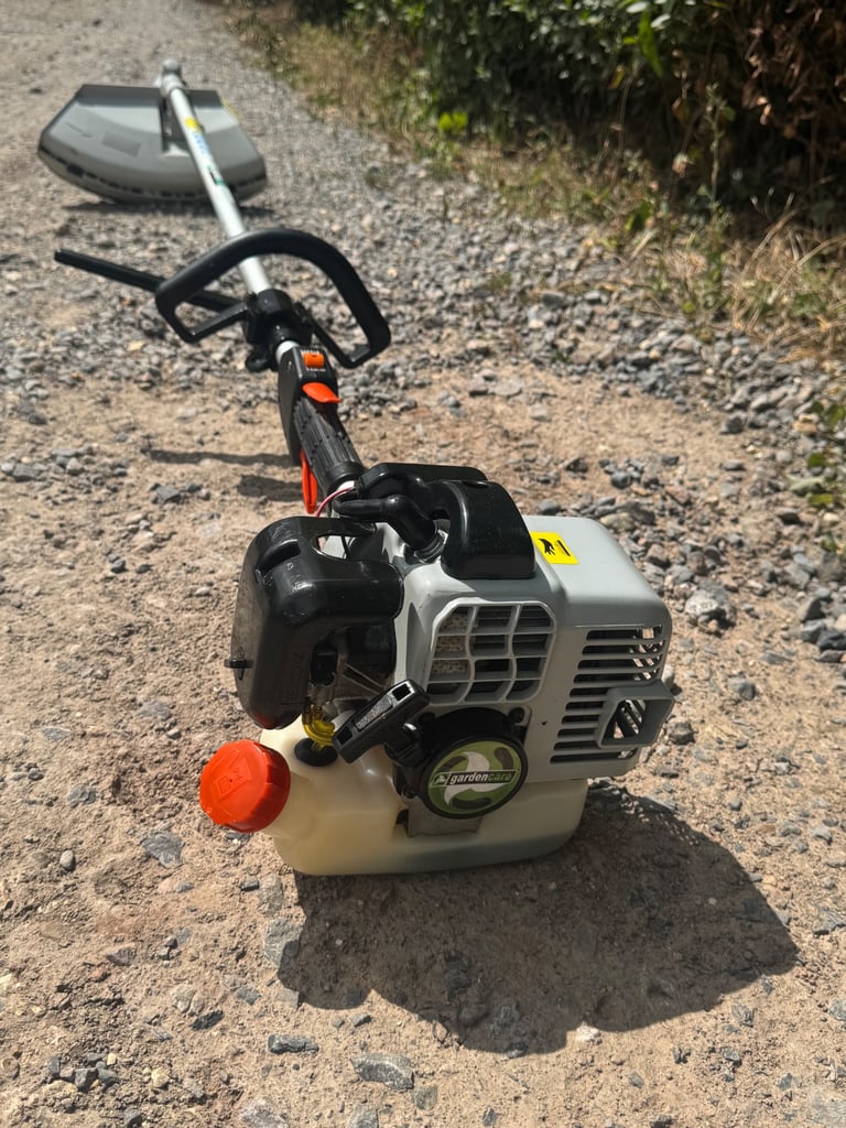 Gardencare petrol strimmer good working order 