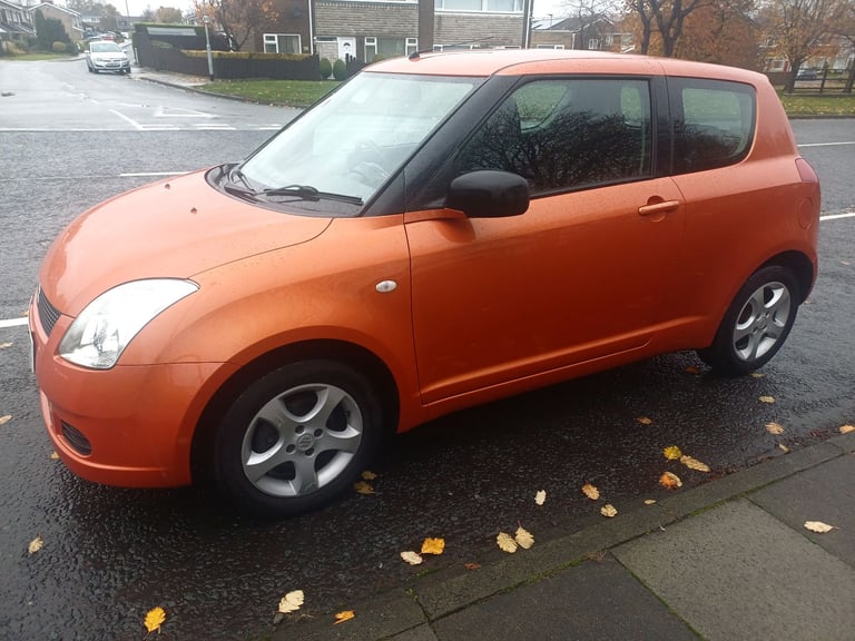 SUZUKU SWIFT 1.3 GL VERY LOW MILES SERVICE HISTORY OUTSTAND CAR