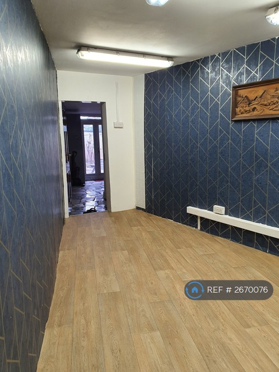 3 bedroom house in Goodall Road, London, E11 (3 bed) (#2670076)