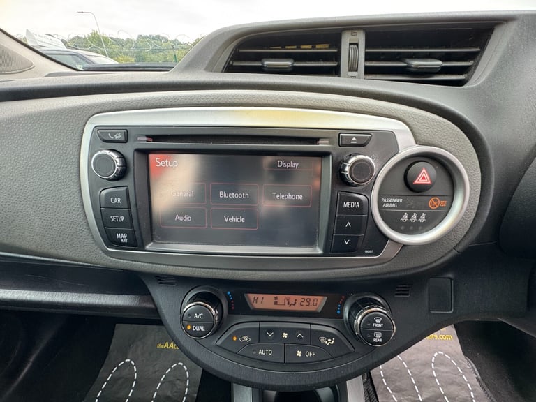 2014 Toyota Yaris 1.33 VVT-i Icon+ 5dr HATCHBACK Petrol Manual