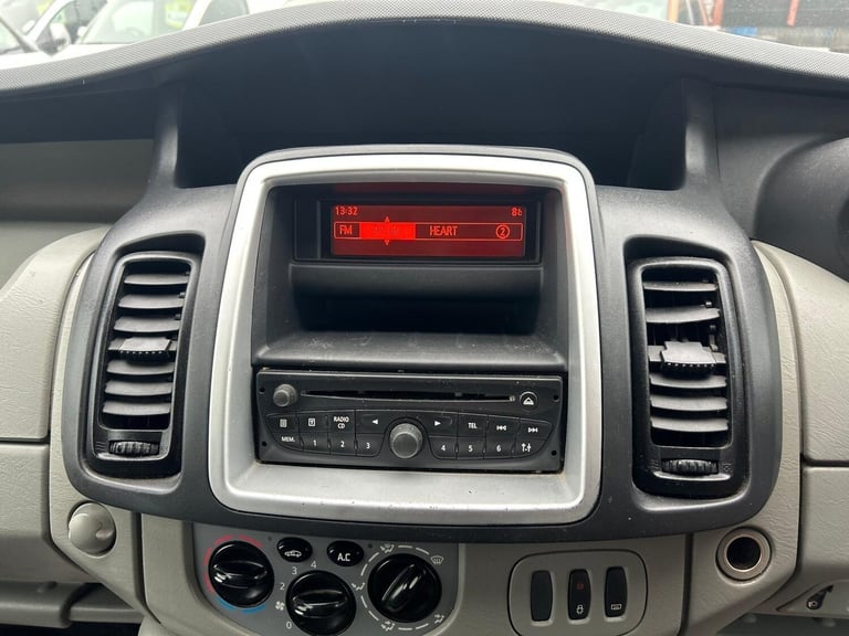 2013 Vauxhall Vivaro 2.0 2900 CDTi Sportive FWD L3 4dr PANEL VAN Diesel Manual