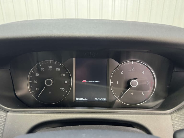 2019 Land Rover Range Rover Velar 2.0 D180 R-Dynamic S 5dr Auto ESTATE DIESEL Automatic