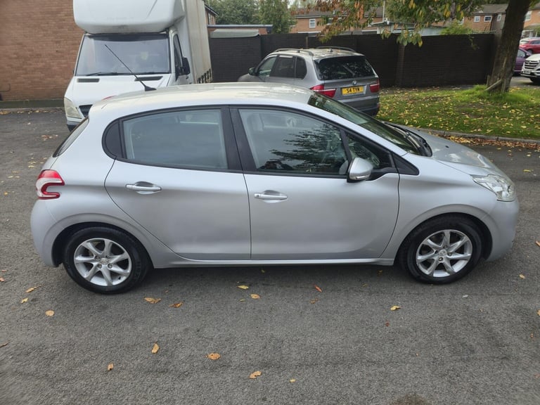 2013 Peugeot 208 1.2 VTi Active 5dr HATCHBACK PETROL Manual