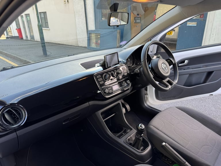 2014 Volkswagen up! 1.0 Move Up 3dr HATCHBACK Petrol Manual