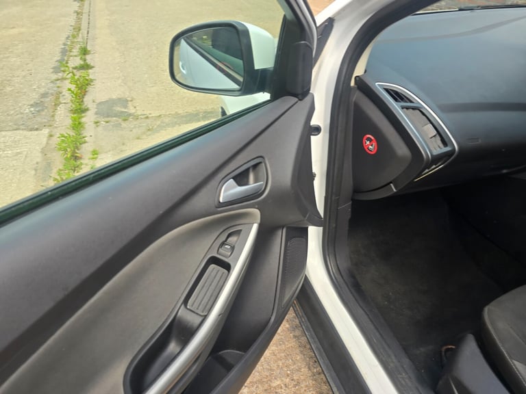 2012 Ford Focus 1.6 TDCi 115 Edge 5dr ESTATE Diesel Manual - Image 13