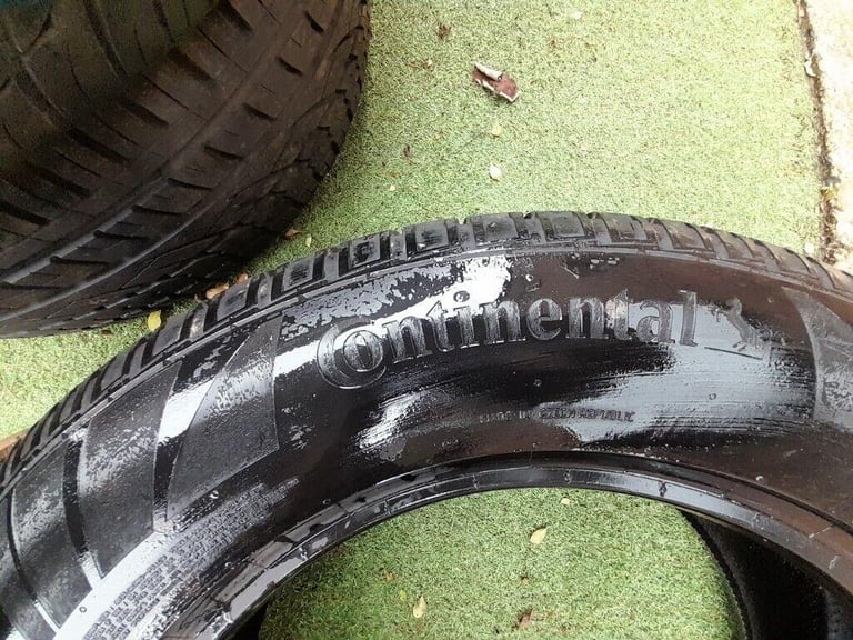 Set of 5 Continental Cross Contact RX M+S 255 65 19 Tyres with 8mm Tread in West London Area