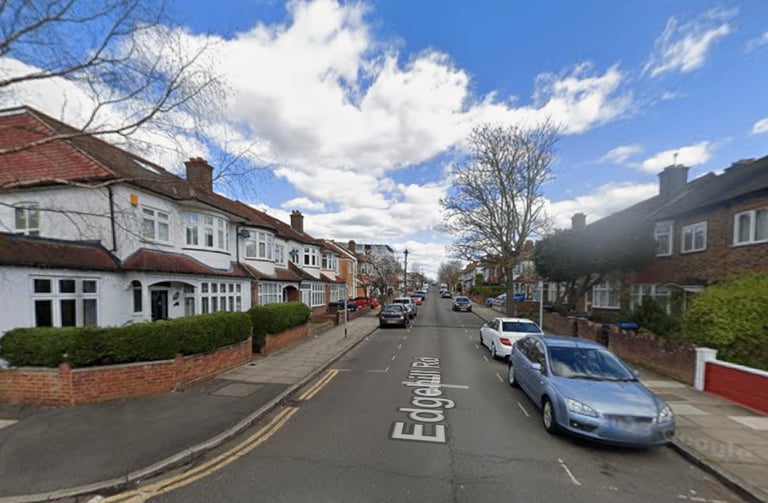 BENEFITS ACCEPTED - Studio Flat Available in Tooting Mitcham Merton CR4