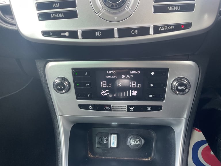 2011 Chrysler Delta 1.6 M-Jet SR 5dr HATCHBACK DIESEL Manual