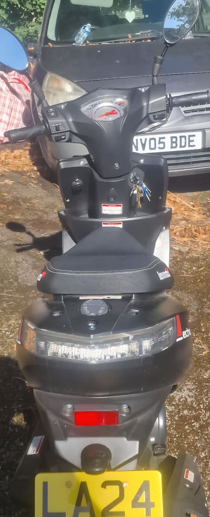 Lexmoto Echo Moped