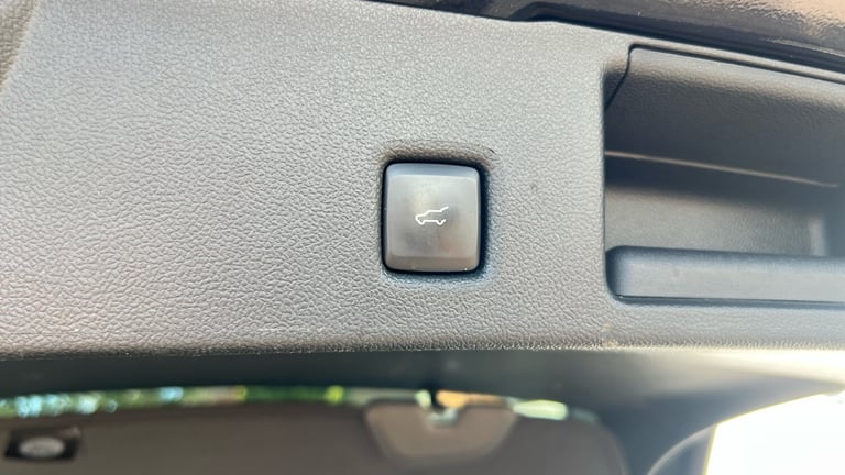 2024 Ford Kuga 2.5 FHEV ST-Line 5dr CVT HATCHBACK PETROL/ELECTRIC Automatic