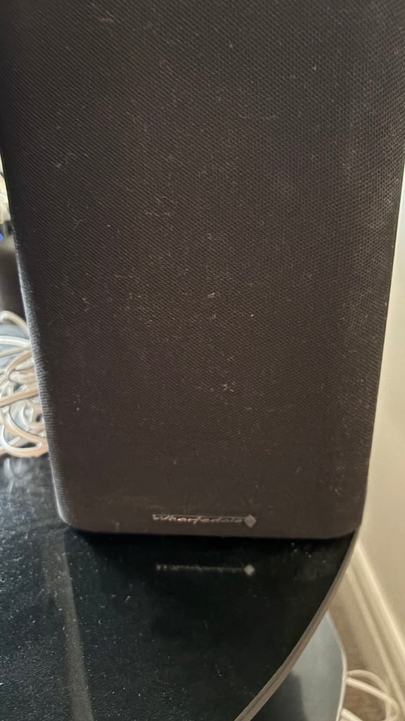 Sony 5.1 AV amplifier and 2 x wharfedale speakers Diamond 9.0