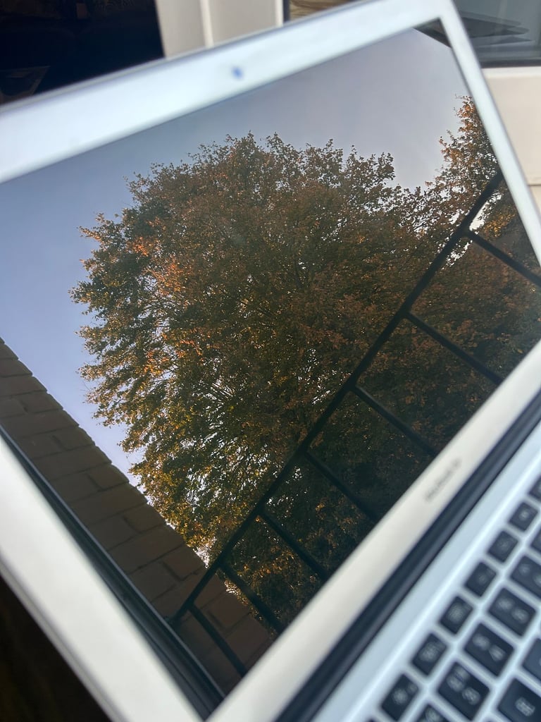 Macbook Air 2017 13" 1.8GHz 8GB Ram 256GBSSD 