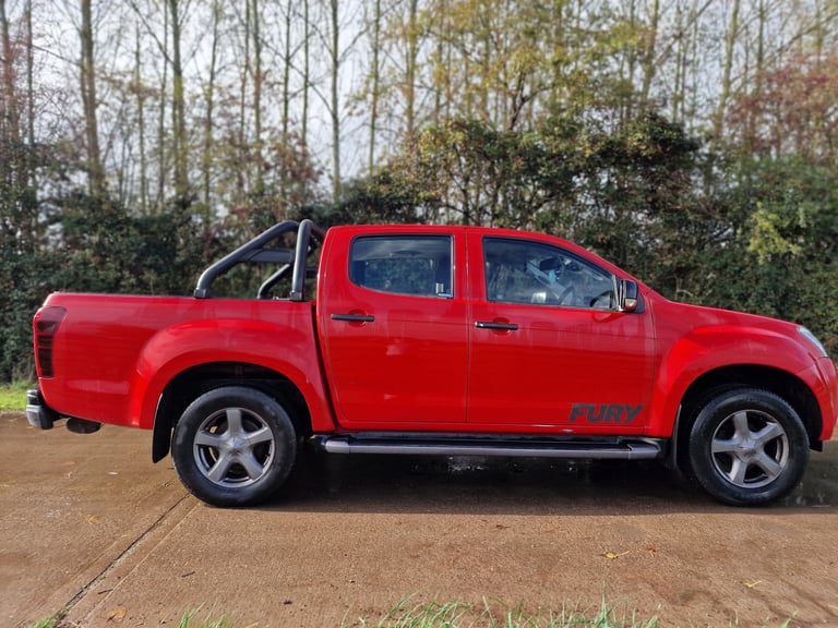 2016 Isuzu D-Max Red LWB 5 Seat Double Cab  Drives Perfect  12mth MOT  Clean