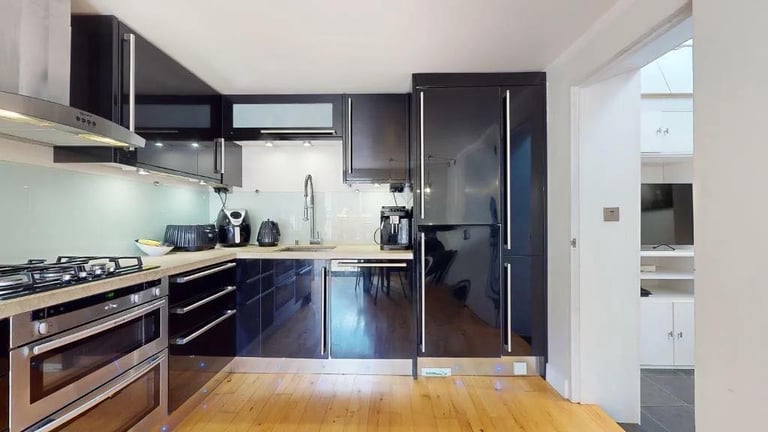 🏡🌞  BEAUTIFUL AND COZY ROOM IN CANADA WATER  🌞 