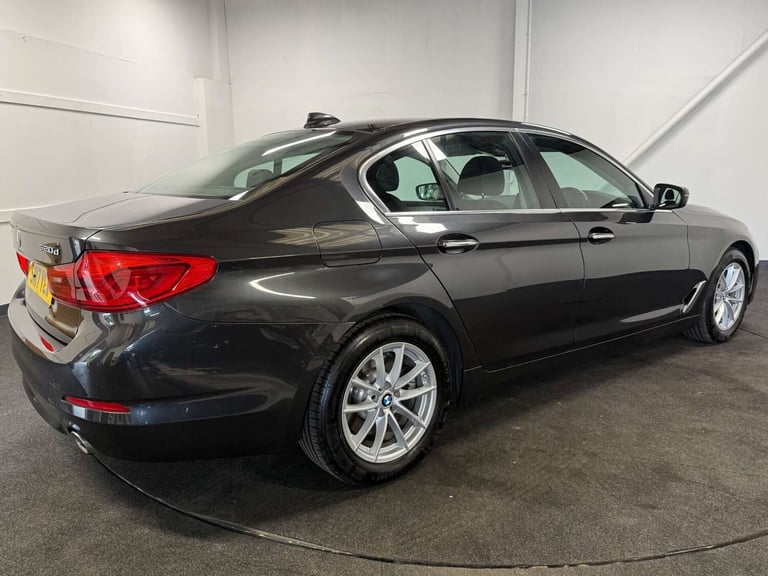 2017 BMW 5 Series 2.0 520d xDrive SE Auto 4WD 4dr Saloon Diesel Automatic
