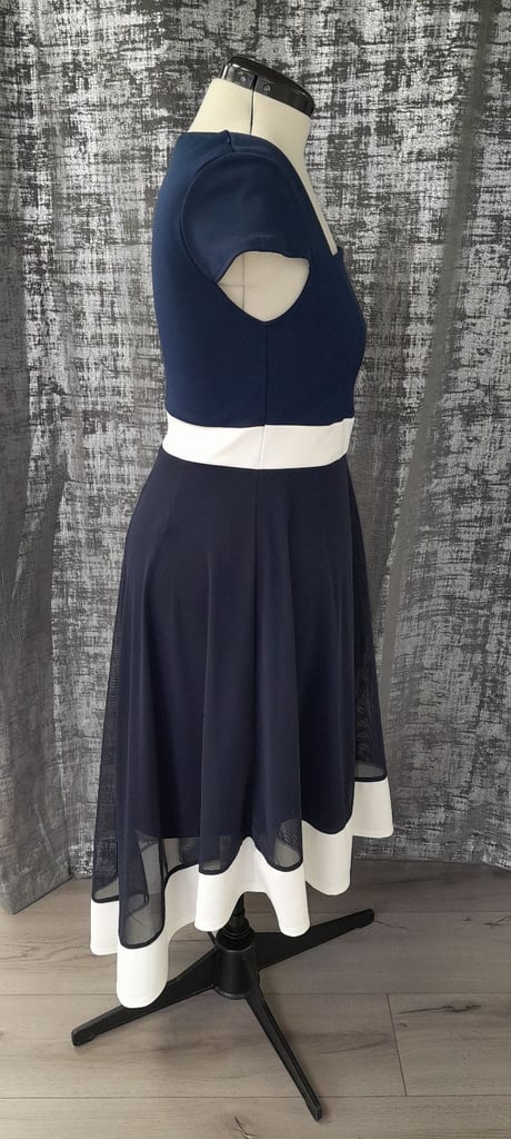 Brand new quiz dress in navy and cream