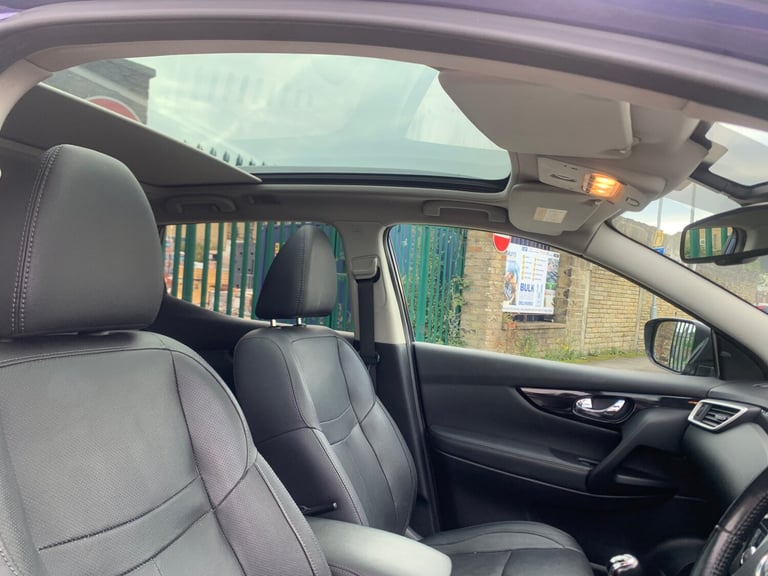 2015 Nissan Qashqai 1.5 dCi Tekna 5dr HATCHBACK Diesel Manual