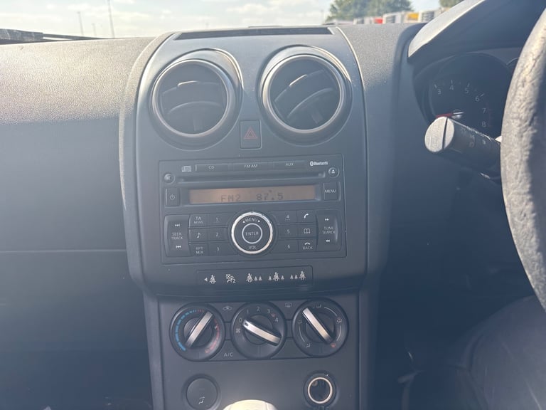 2009 Nissan Qashqai+2 1.6 Visia 5dr HATCHBACK Petrol Manual