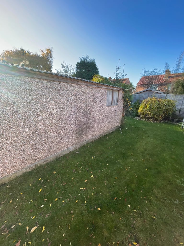 Concrete garage. 6m x 3.8m 