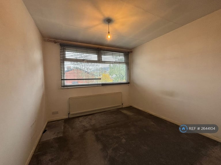 3 bedroom house in Brushes Road, Stalybridge, SK15 (3 bed) (#2644104)