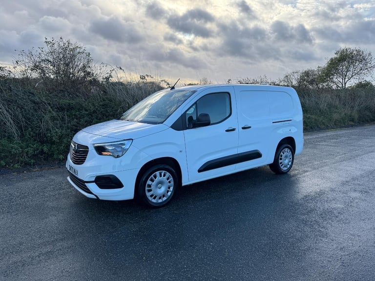 image for Vauxhall Combo 1.5 Turbo D 2300 Sportive Panel Van 4dr Diesel Manual ... 2020/70