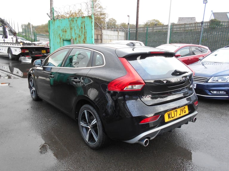 2017 Volvo V40 D2 [120] R DESIGN Nav Plus 5dr HATCHBACK Diesel Manual