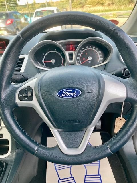 2011 Ford Fiesta 1.4 ZETEC 3dr  WITH SERVICE HISTORY Hatchback Petrol Manual