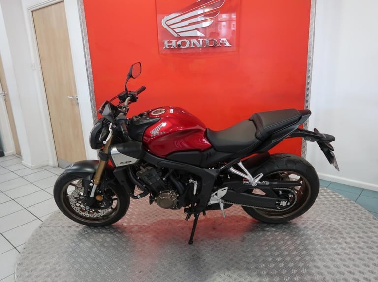 Brand new Honda CB650R E-Clutch