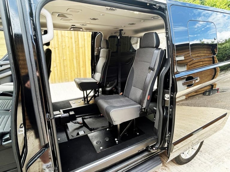 2020 Ford Tourneo Custom 2.0 EcoBlue 130ps L/R 8 Seater Titanium Auto MPV DIESEL Automatic