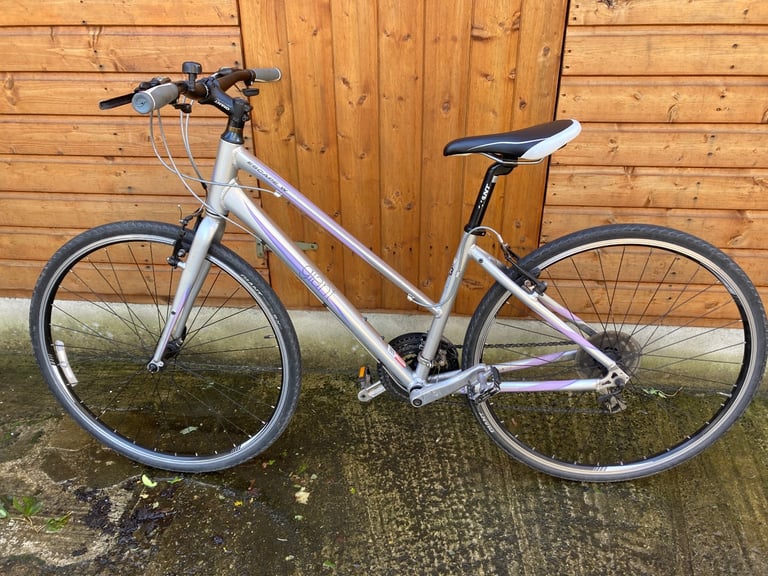Ladies Giant bicycle 