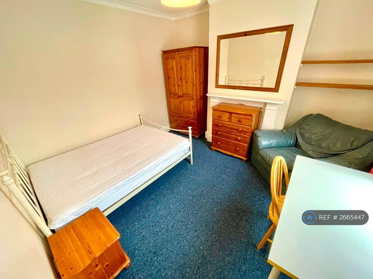 4 bedroom house in Melville Road, Bournemouth, BH9 (4 bed) (#2665447)