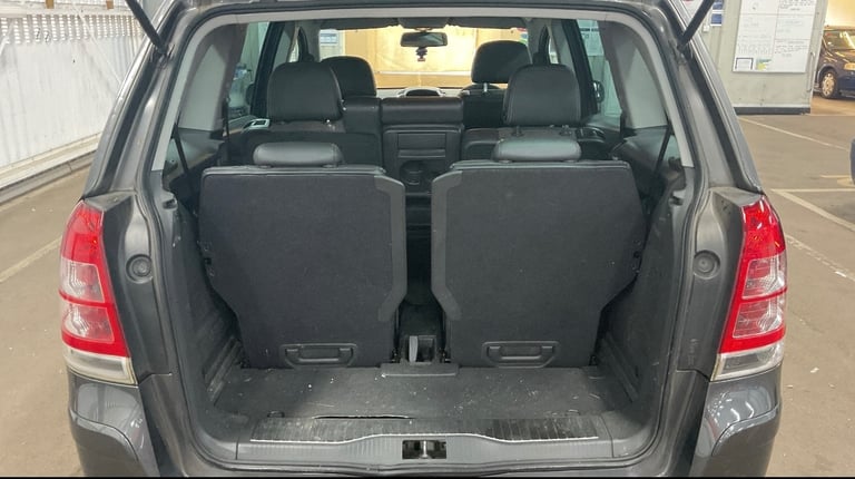 2011 Vauxhall Zafira 1.8i Design 5dr MPV Petrol Manual