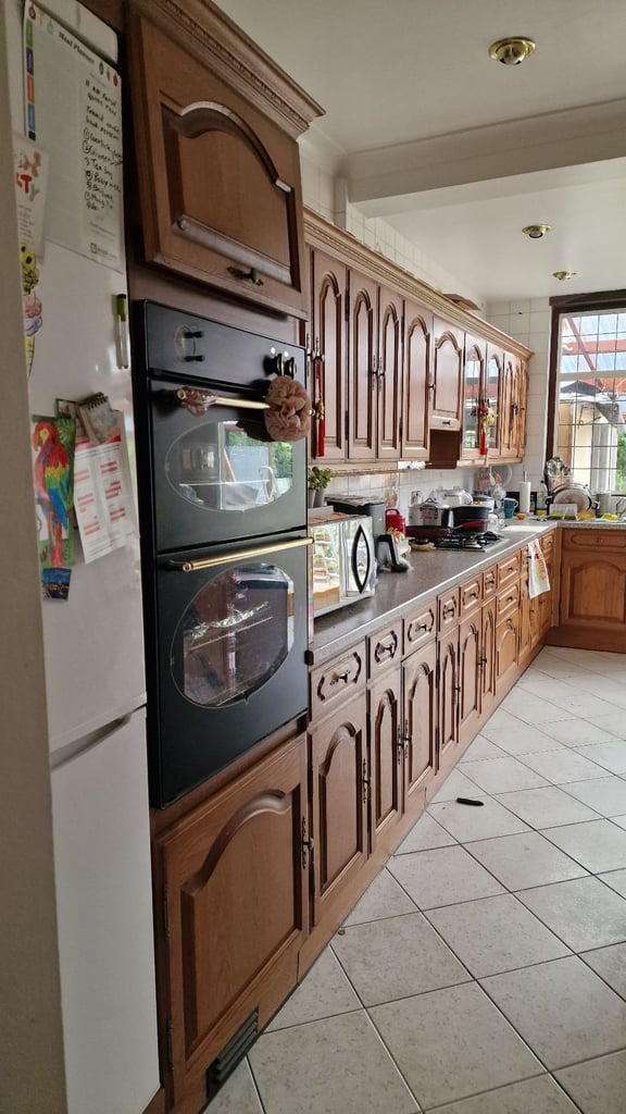 Single Room to Rent in a Family Share House in Bush Hill Park, Enfield £600 including all.