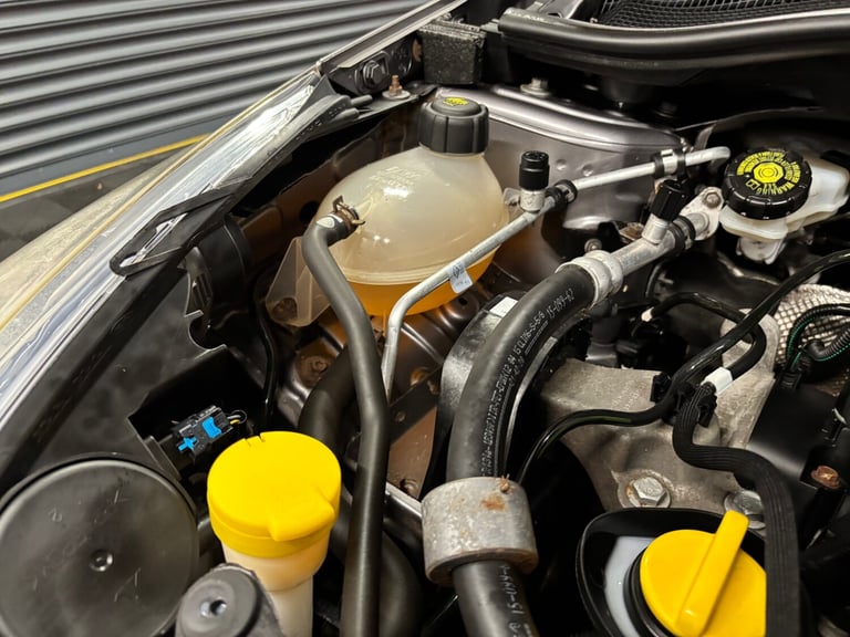 2015 Renault Clio 1.2 16V Dynamique Nav 5dr HATCHBACK Petrol Manual