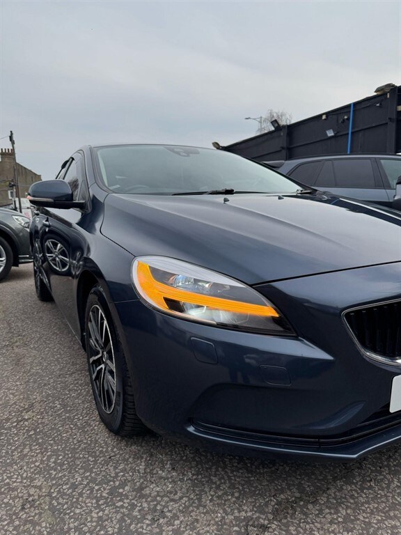 2018 Volvo V40 2.0 D2 Momentum Nav Plus Auto Euro 6 (s/s) 5dr Hatchback Diesel Automatic
