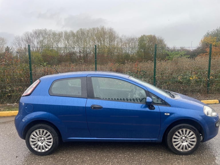 FIAT PUNTO EVO 1.4 ACTIVE 10 REG BLUE 3 DOOR MOT JANUARY 9TH 2026 LOW INSURANCE 48+MPG