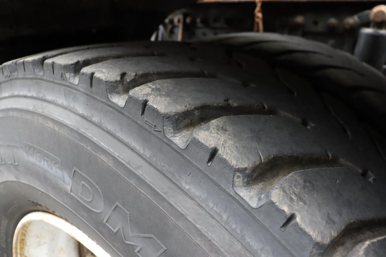 MERCEDES ACTROS 2548 STREAMSPACE 6X2 REARLIFT TRACTOR (2015)