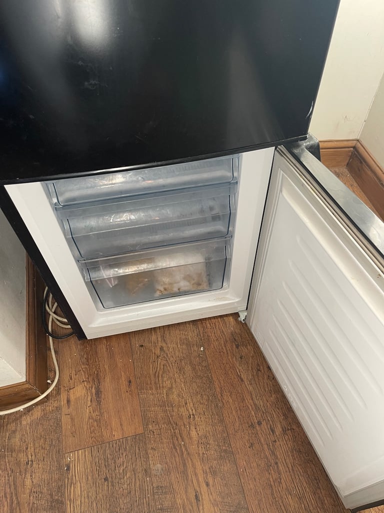 FREE - Fridge Freezer - FREE 