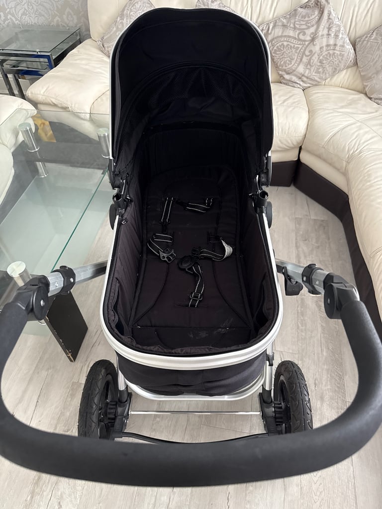 Safe system pushchair