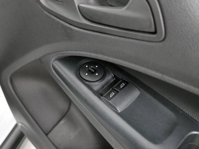 2017 TRANSIT CONNECT 1.5 TDCI 120 BHP L2 LONG TREND CREWCAB 5 SEATER ( AIR CON )