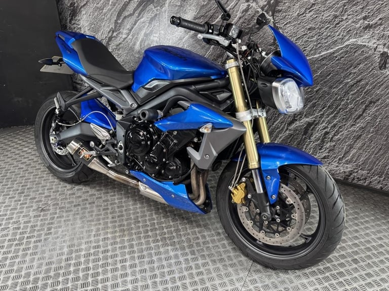 TRIUMPH STREET TRIPLE 675 2013