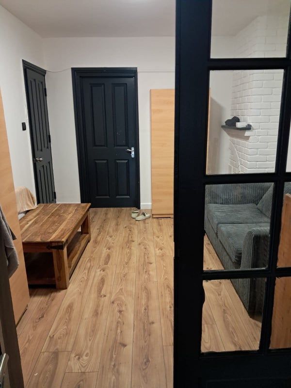 SPACIOUS 5 -BED HOUSE -SURBITON suitable for assisted living or supported living as well