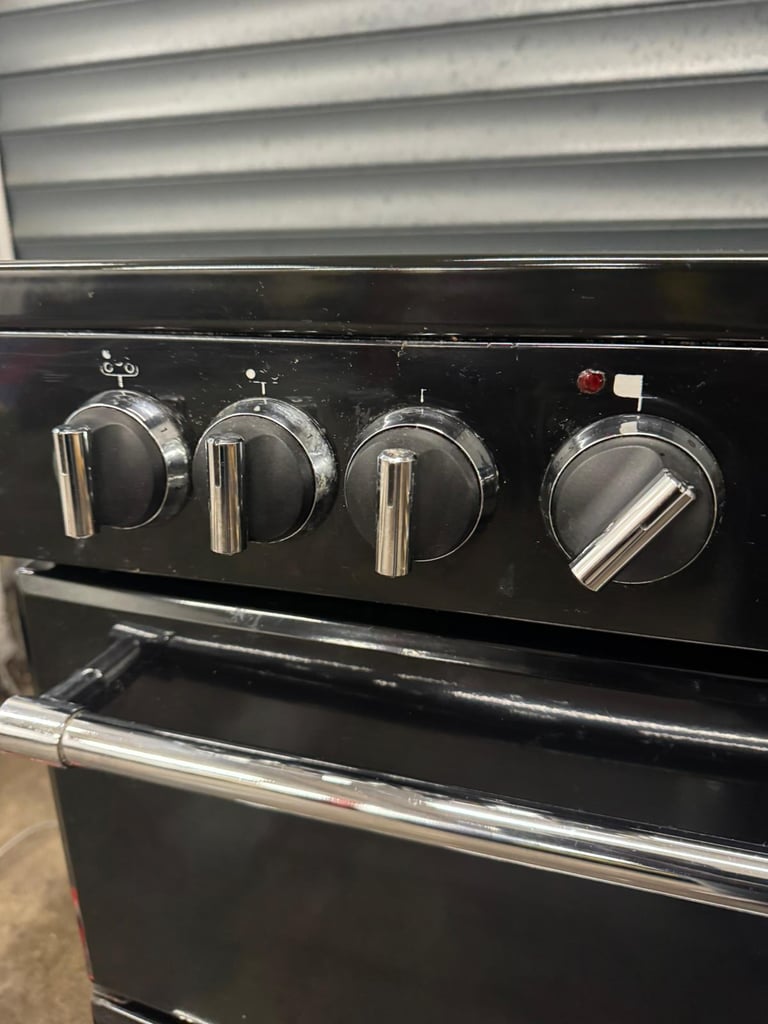 Black Belling Farmhouse 90e cm Range cooker comes with 3 months warranty, Ref:19596